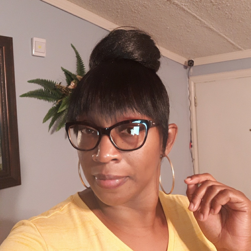 Meet your Posher, Kimberly